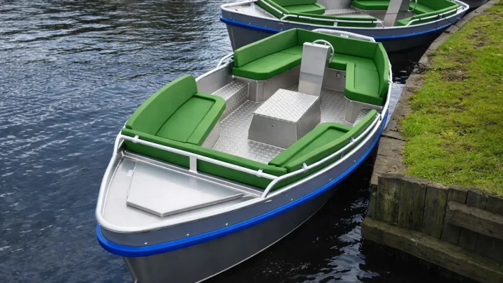 6 persoons luxe sloep huren Giethoorn